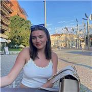 sono una ragazza di Torino e sono disposta ad aiutare i bambini con i compiti sia online che presenziali. Parlo l'inglese bene